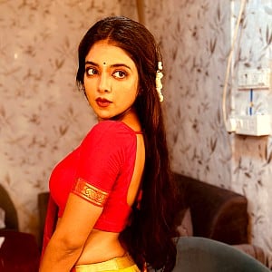 Khushi Dubey