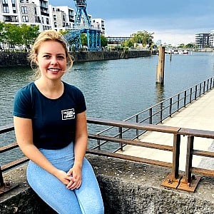 Kim-Sarah Speer