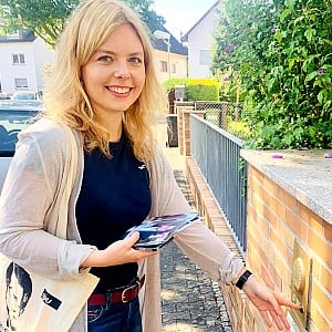 Kim-Sarah Speer