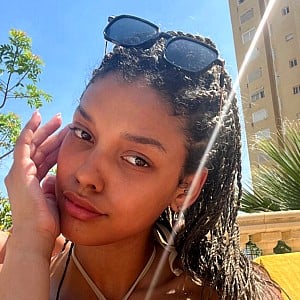 Kira Hinds