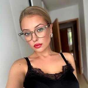 Ksenia Schmidt