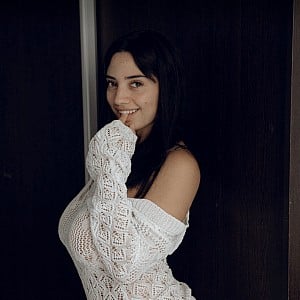 Kylie Cruz