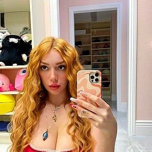 Lacey Laid