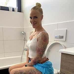 Lara CumKitten