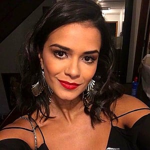Lara Nobre