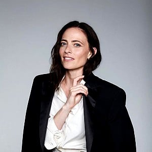 Lara Pulver