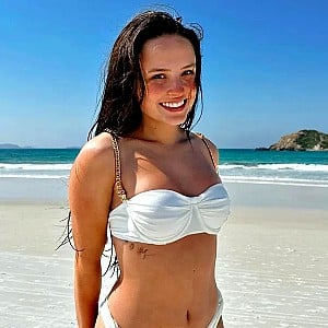 Larissa Manoela