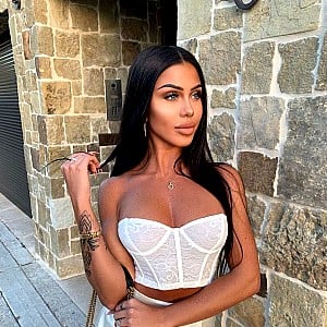 Laura Amy