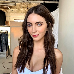 Laura Winges