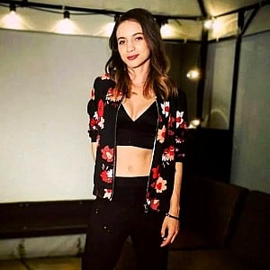 Laure Valee