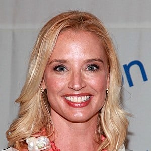 Laurie Dhue