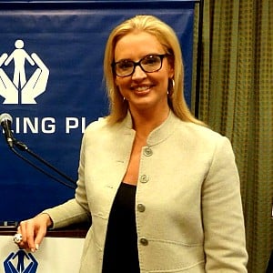Laurie Dhue