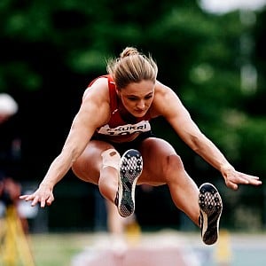 Lauryn Louise Davey