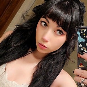 Layna Lazar