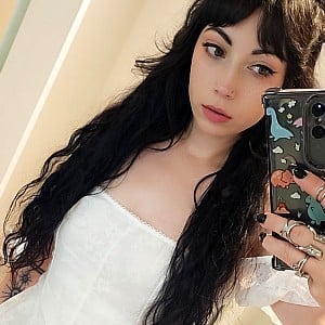 Layna Lazar