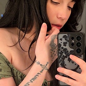 Layna Lazar