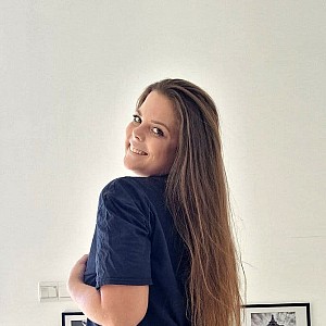 Lea Lovebird