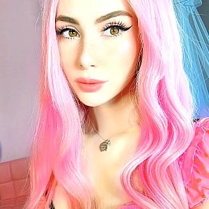 Leah Ashe
