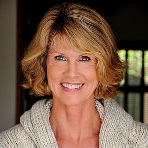 Leah Ayres