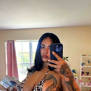 Leandra Glow