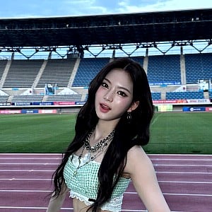 Lee Chae-young (STAYC)
