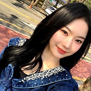Lee Chae-young (STAYC)