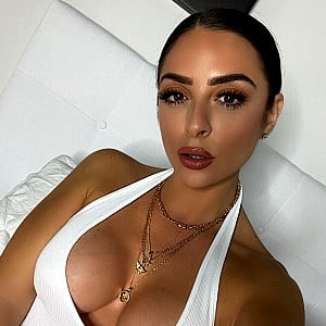Leenda Lucia