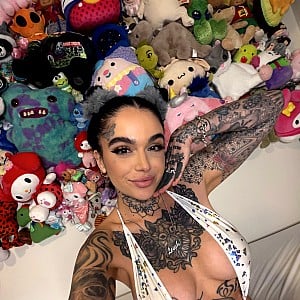 Leigh Raven