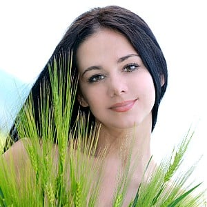 Leona E