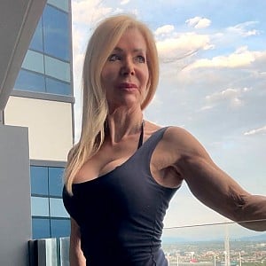 Lesley Maxwell