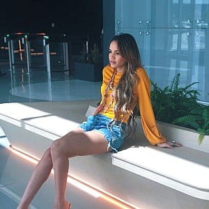 Leslie Grace