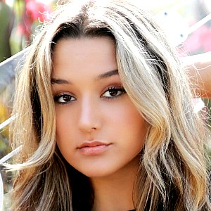 Lexi Cobbe