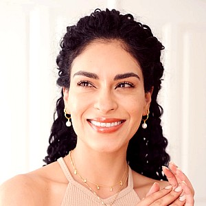 Lia Manzur