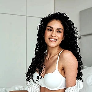 Lia Manzur