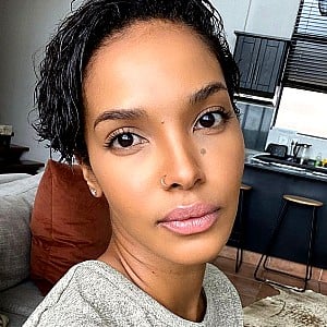 Liesl Laurie