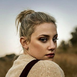 Lili Reinhart