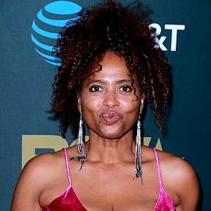 Lisa Nicole Carson