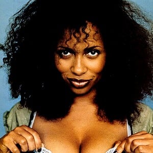Lisa Nicole Carson