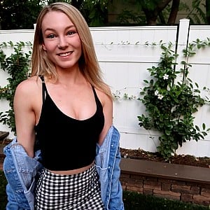 Lisa Peachy