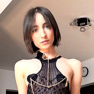Liux Bate - Free pics, galleries & more at Babepedia