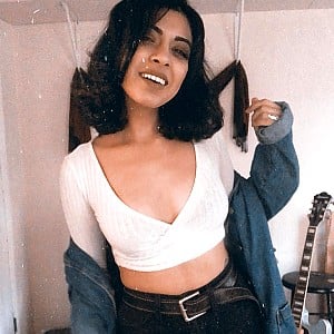 Lizz Vega