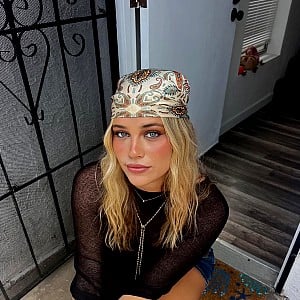 Lola Hansen