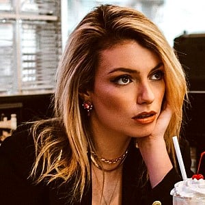Lola Lennox