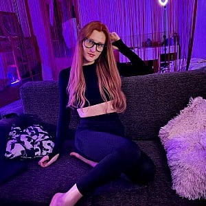 Lola Red