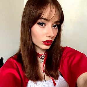 Lola Woo