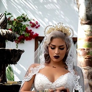 Lora Arellano