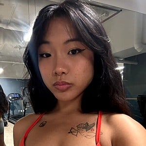 Lucy Lee (Onlyfans)