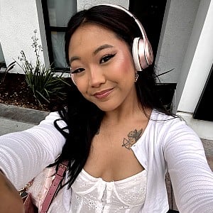 Lucy Lee (Onlyfans)