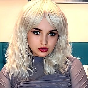 Luna Bloom (OnlyFans)