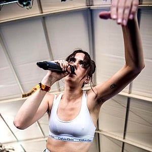 MO (singer)